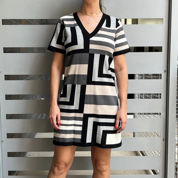 Milly Geometric Knit V-Neck Short Sleeve Shift Dress Size M - Picture 1 of 9